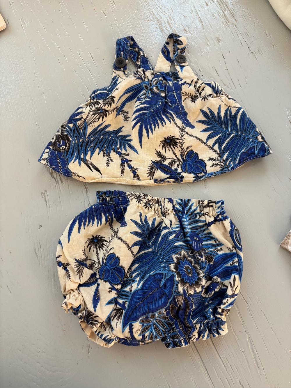 2 Banana Republic baby sets (5 pieces total)